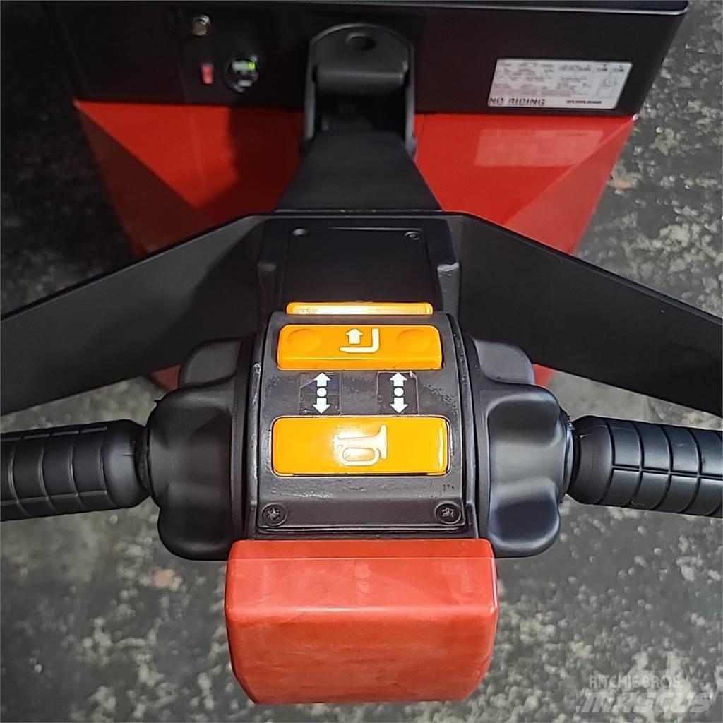 Raymond RSS40 自走式堆積機