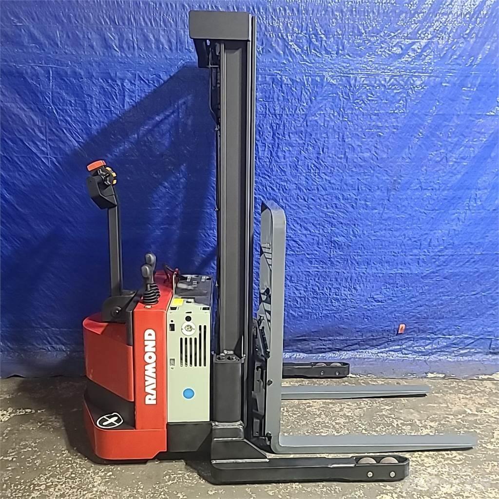 Raymond RSS40 自走式堆積機