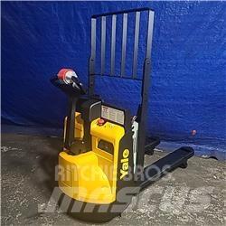 Yale MPB045VG 手拉式油壓拖板車