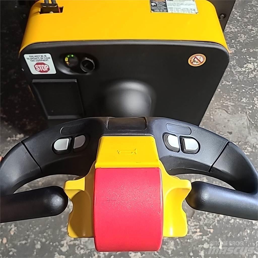 Yale MSW040 自走式堆積機
