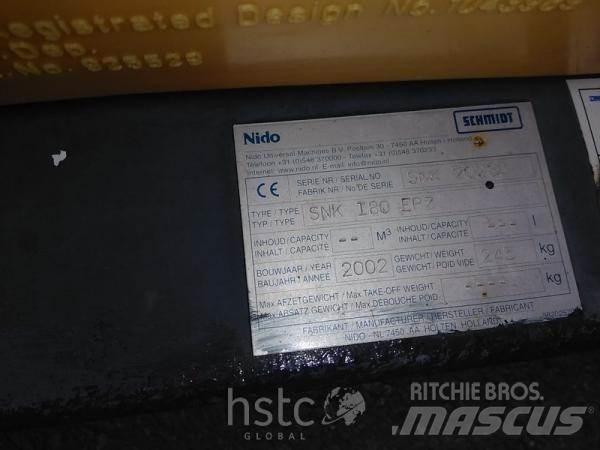 Schmidt NIDO SNK 180 EPZ 刮雪板和犁