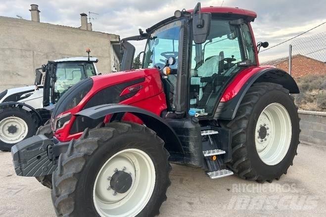 Valtra N135A 曳引機