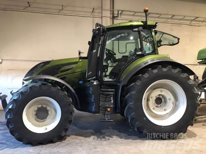 Valtra T235D 曳引機
