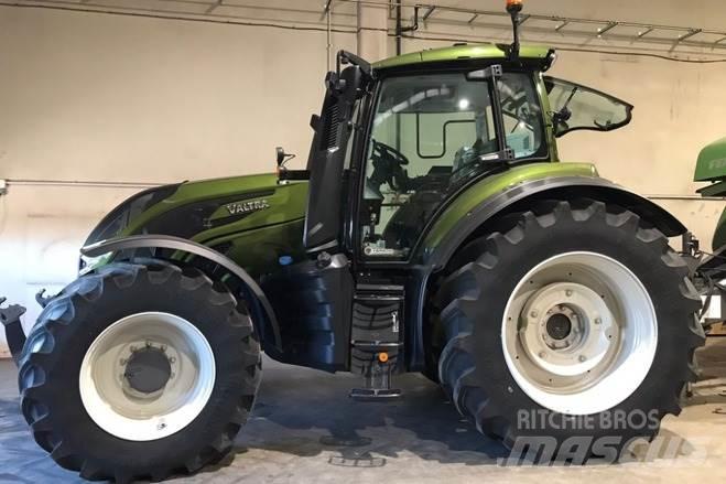 Valtra T235D 曳引機