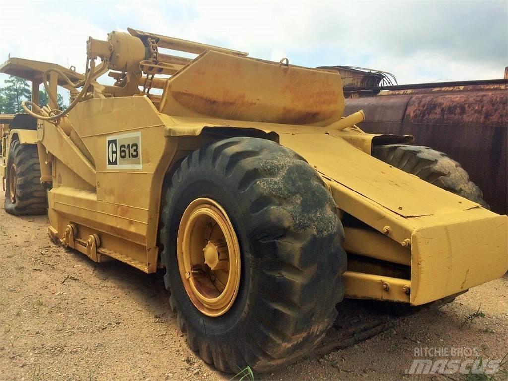 CAT 613 刮土機