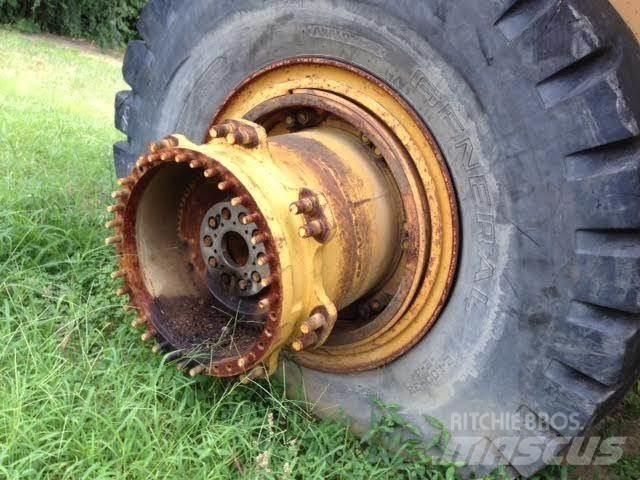 CAT 773B 鉸接式起吊車