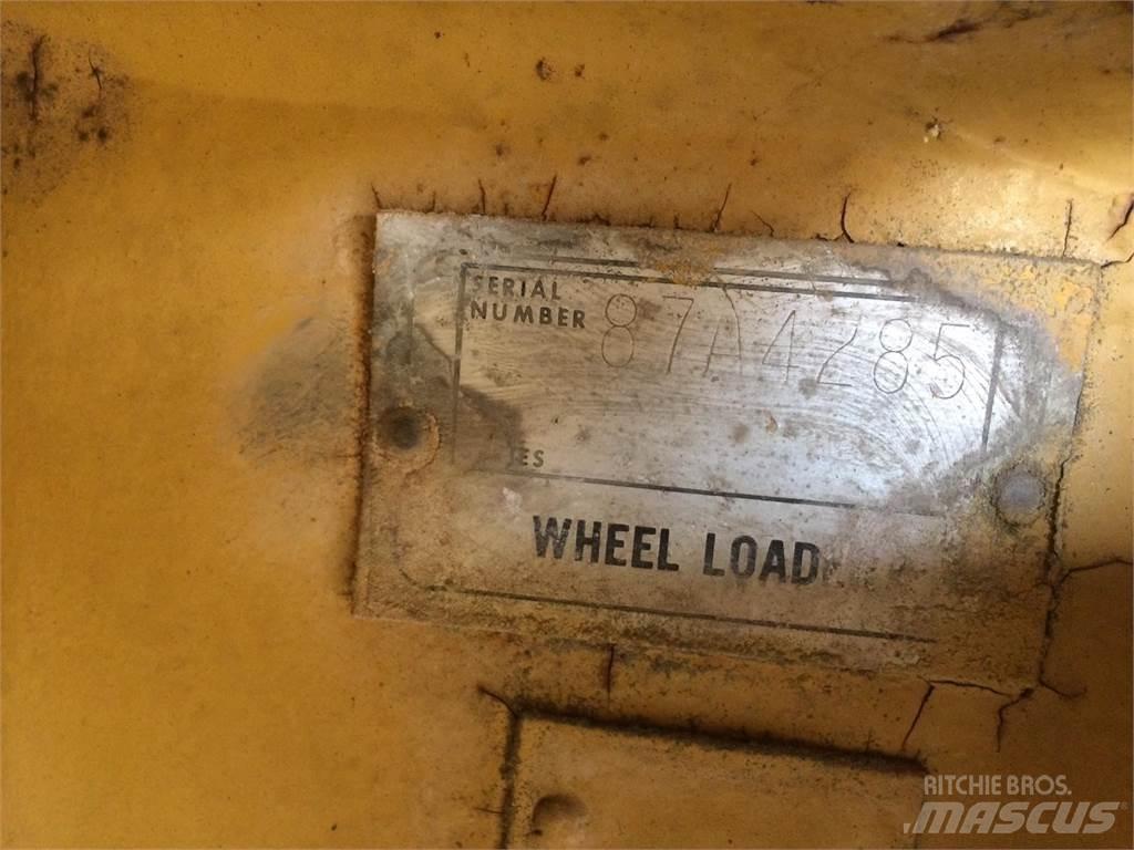 CAT 988 輪胎式裝載機