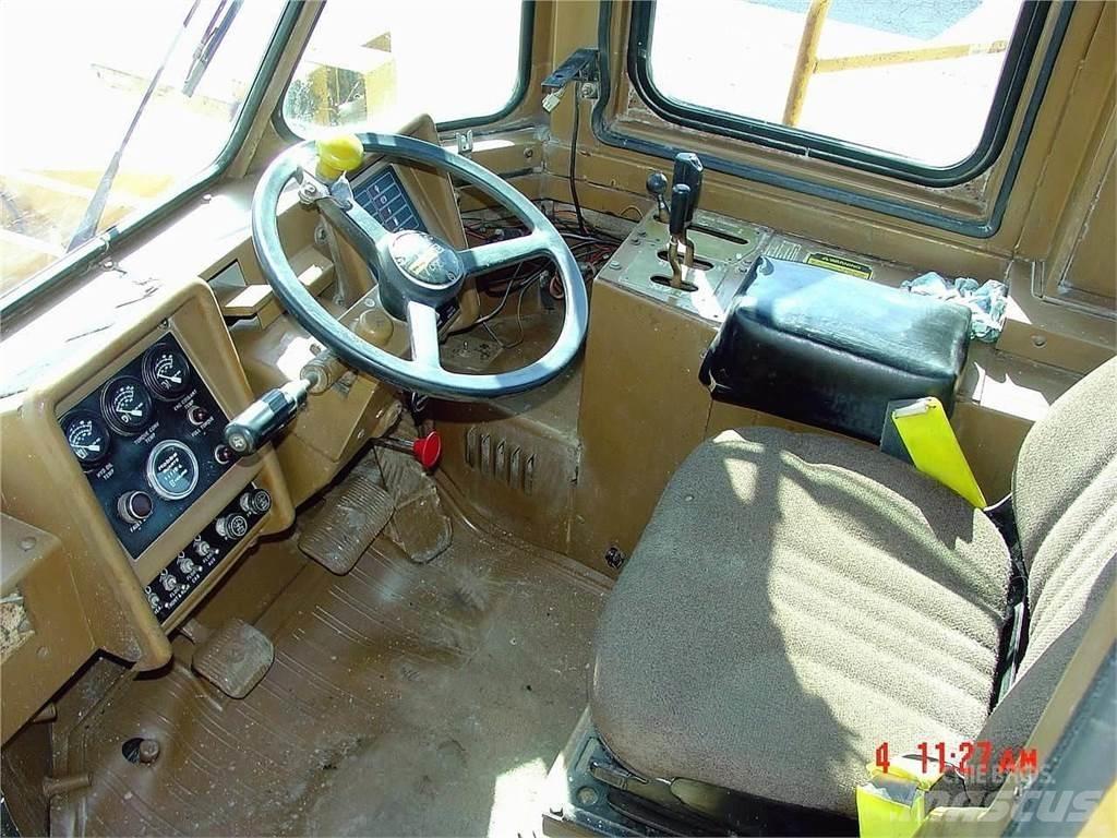 CAT 988B 輪胎式裝載機