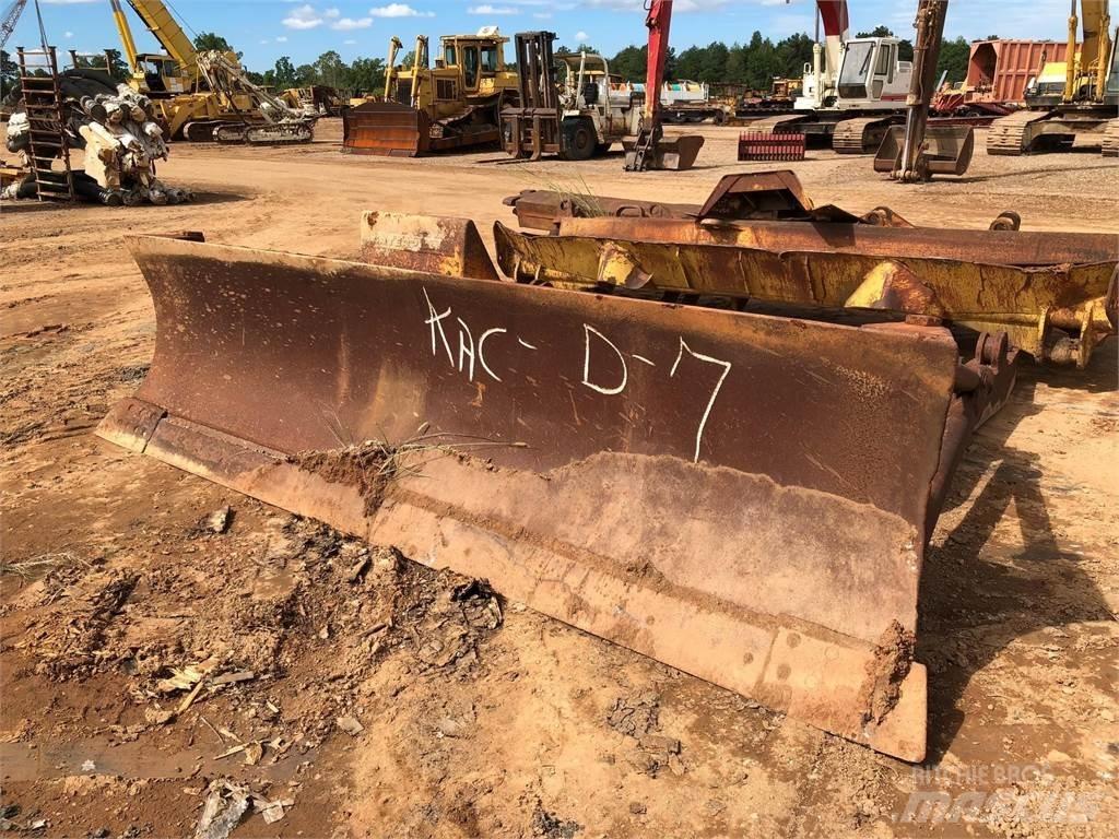 CAT D7 鏟刀