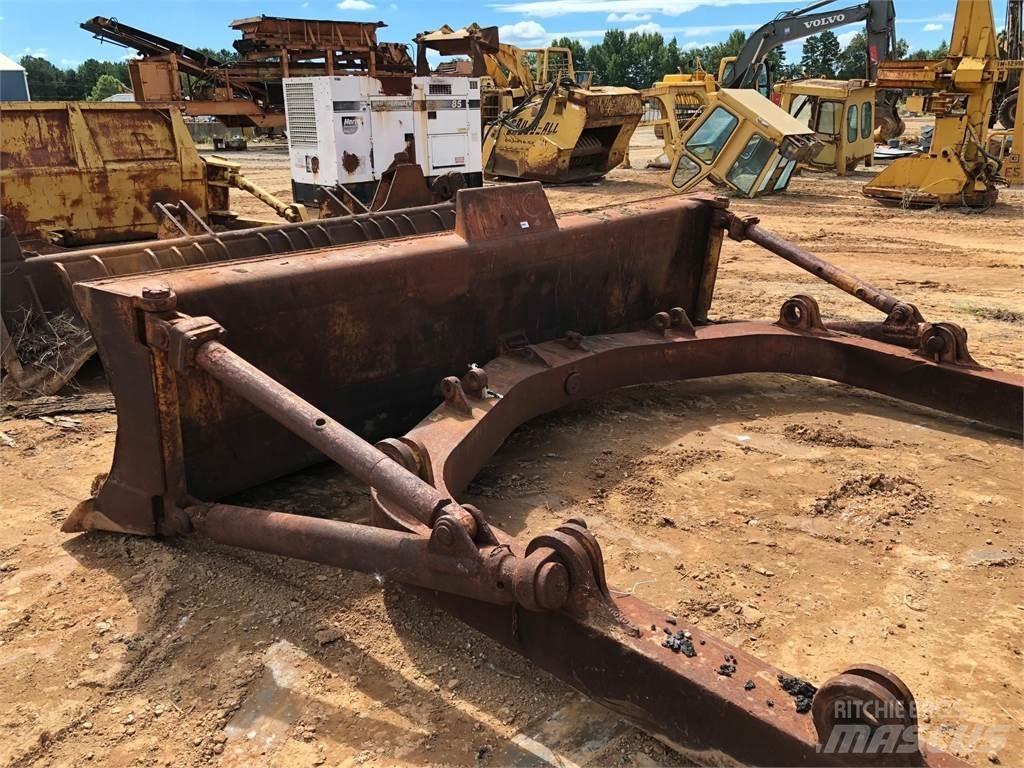 CAT D7 鏟刀
