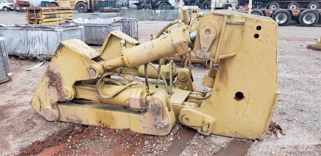 CAT D8R 鬆土機