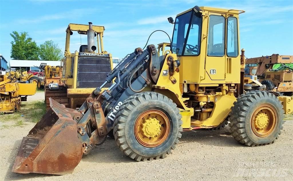 CAT IT18B 輪胎式裝載機