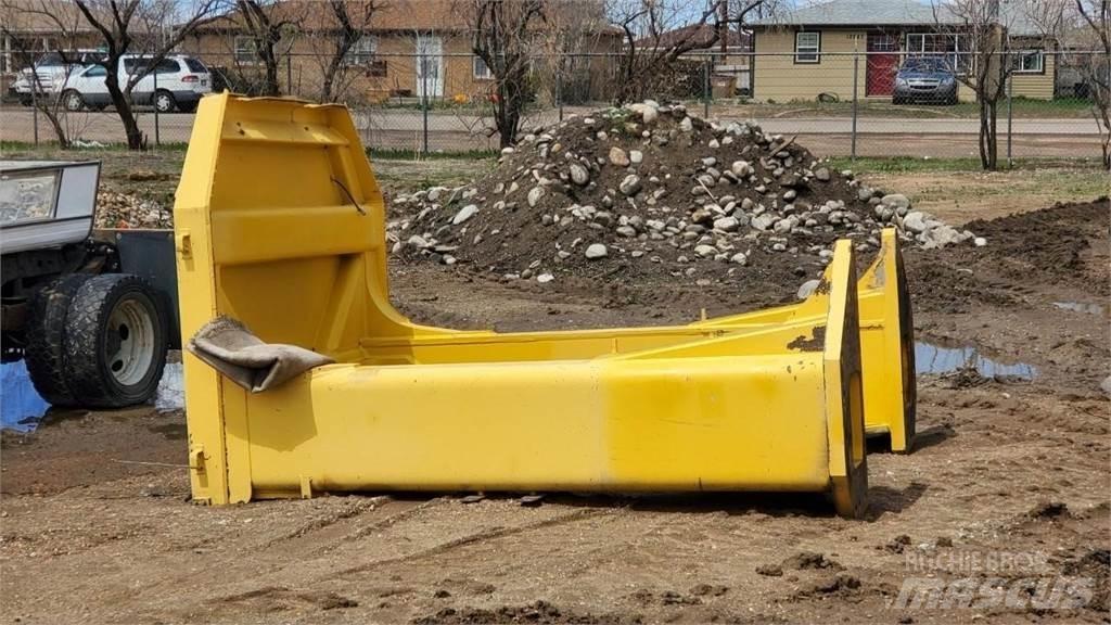 Komatsu WA1200 駕駛室與內部
