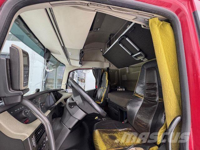 Volvo FH16 曳引機組件