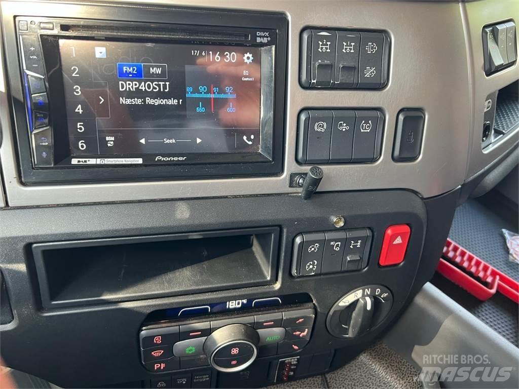 DAF CF 480 FAX 8x2*6 起重可拆卸式卡車