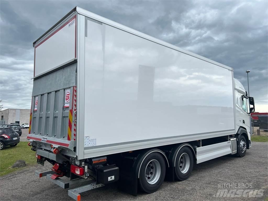 DAF XF480 FAS 6x2 貨箱式卡車
