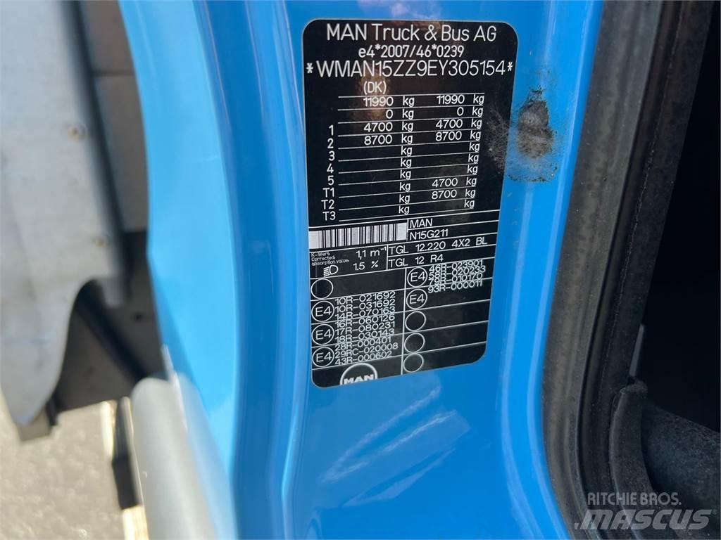 MAN TGL 12-220 BL 篷布卡車