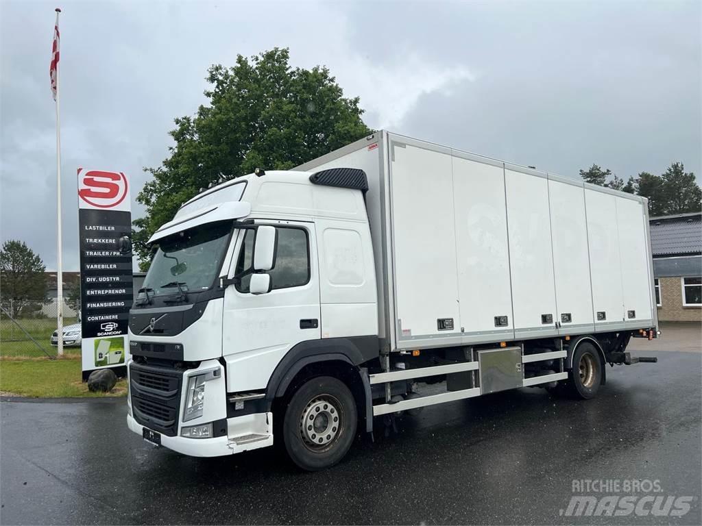 Volvo FM330 貨箱式卡車