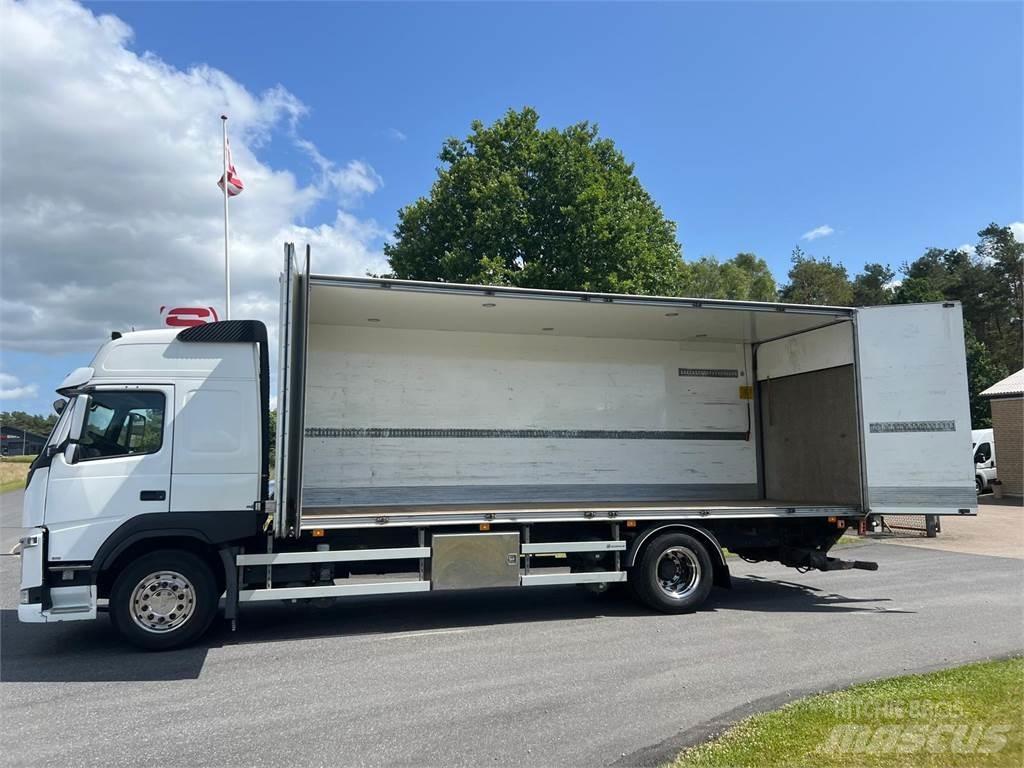 Volvo FM330 貨箱式卡車