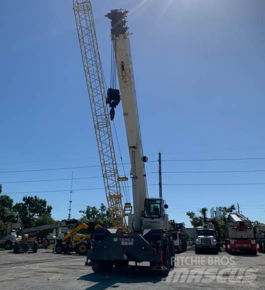 Terex  越野起重機