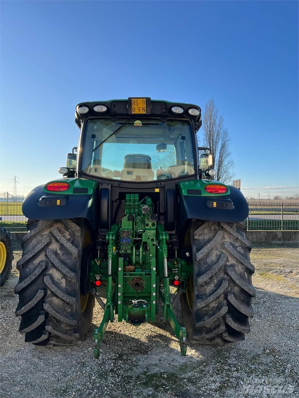 John Deere 6110 R 曳引機