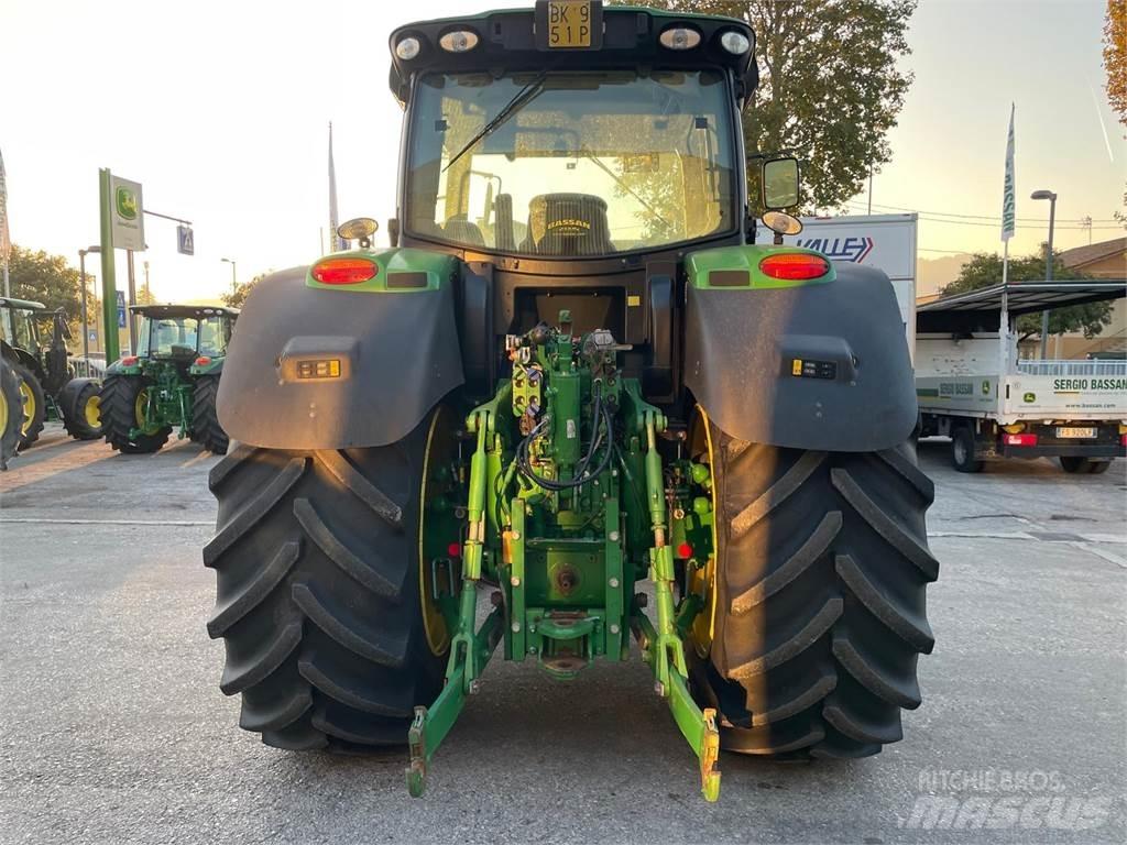 John Deere 6210 R 曳引機
