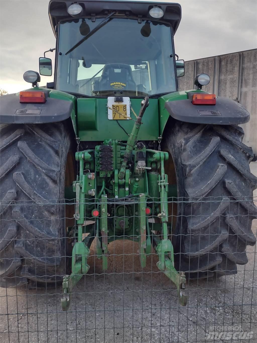 John Deere 8230 曳引機