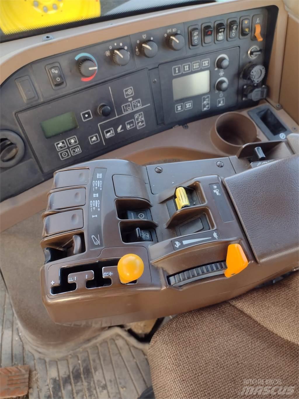 John Deere 8230 曳引機