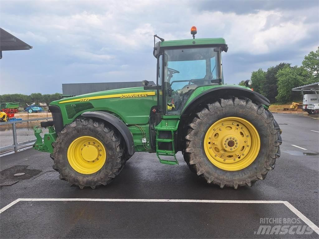 John Deere 8320 曳引機