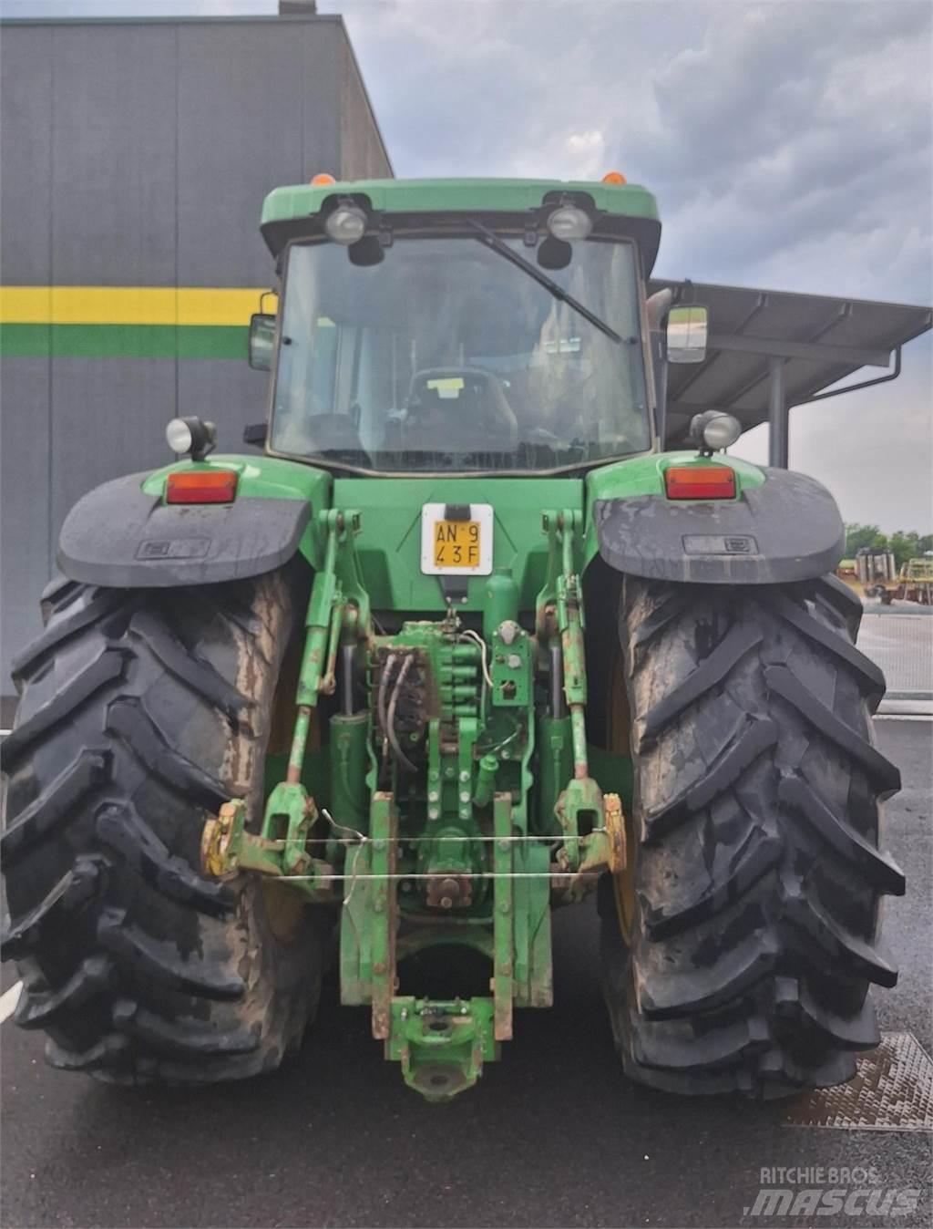 John Deere 8320 曳引機