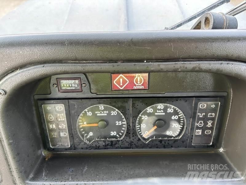 Bell B25C 鉸接式起吊車