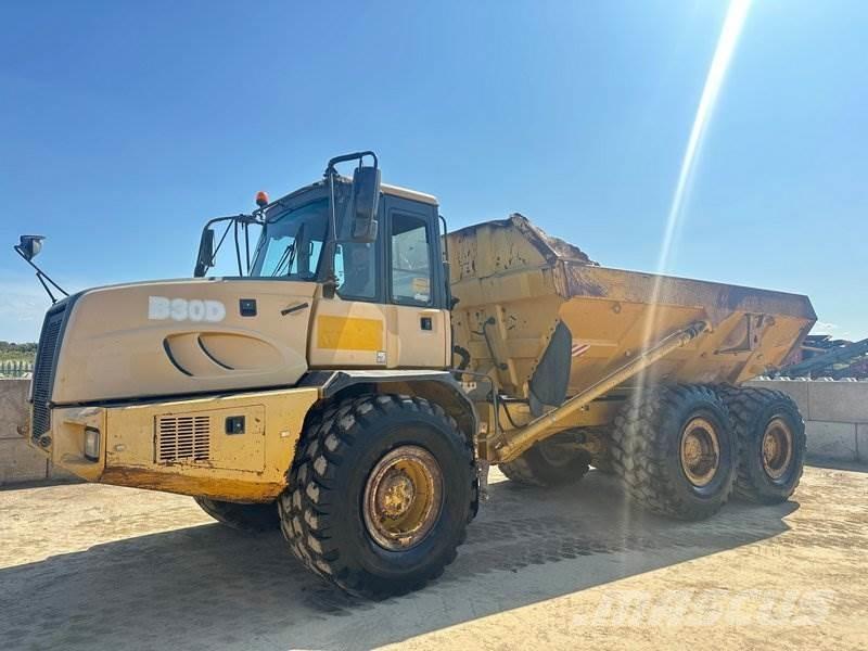 Bell B30D 鉸接式起吊車