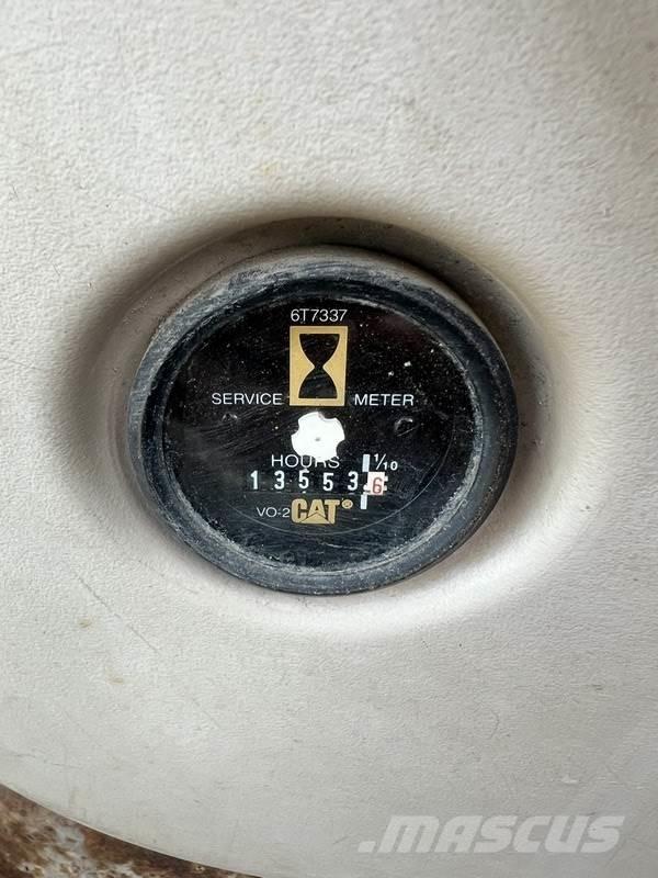 CAT 330. 履帶式 挖土機/掘鑿機/挖掘機