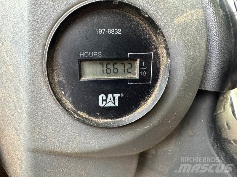 CAT CS-563 E 雙輪滾壓機