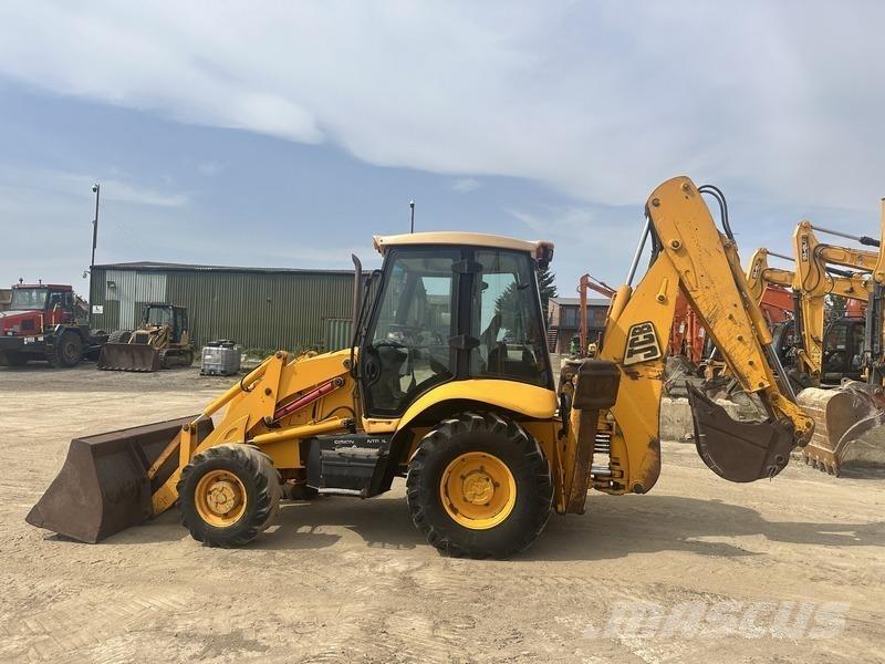 JCB 3CX 反鏟裝載機