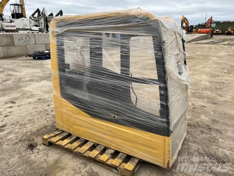 Komatsu PC130-8 其他
