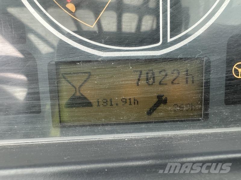 Manitou MT1440 伸縮臂操作車