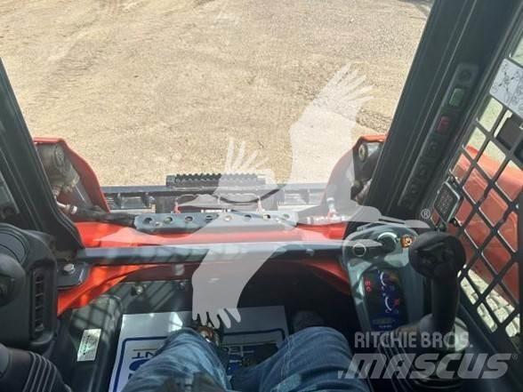Kubota SSV75 滑移轉向裝載機
