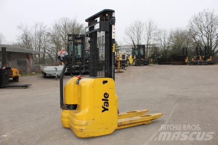 Yale MS10AC 行走控制式堆積機