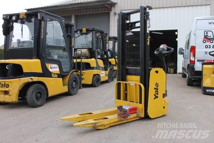 Yale MS10AC 行走控制式堆積機