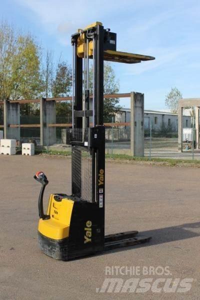 Yale MS12AC 行走控制式堆積機