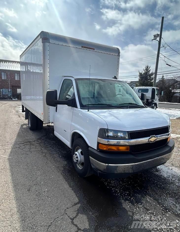 Chevrolet 3500 貨箱式卡車