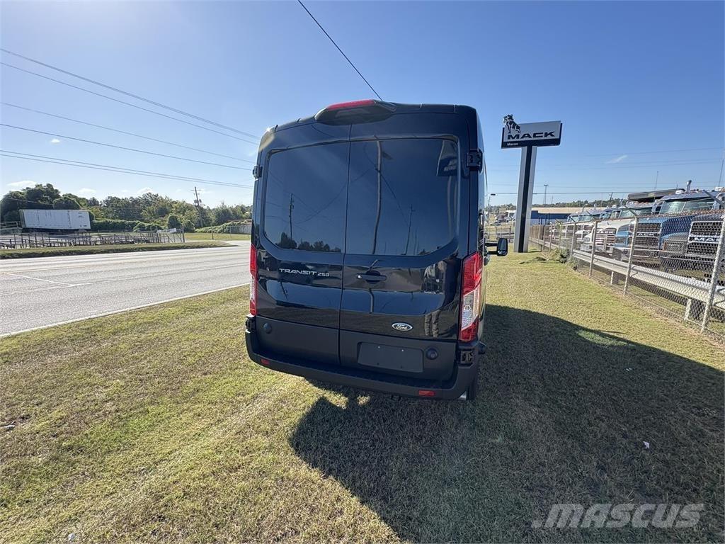 FRD 250 TRANS 貨箱式卡車