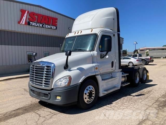 Freightliner Cascadia 曳引機組件