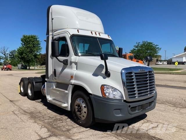 Freightliner Cascadia 曳引機組件
