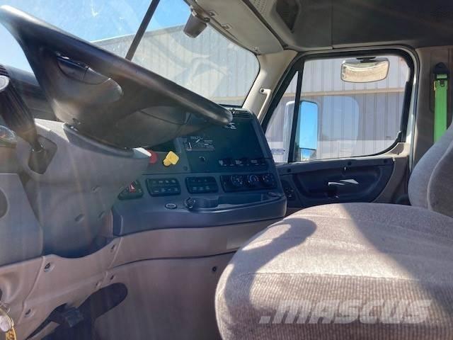 Freightliner Cascadia 曳引機組件