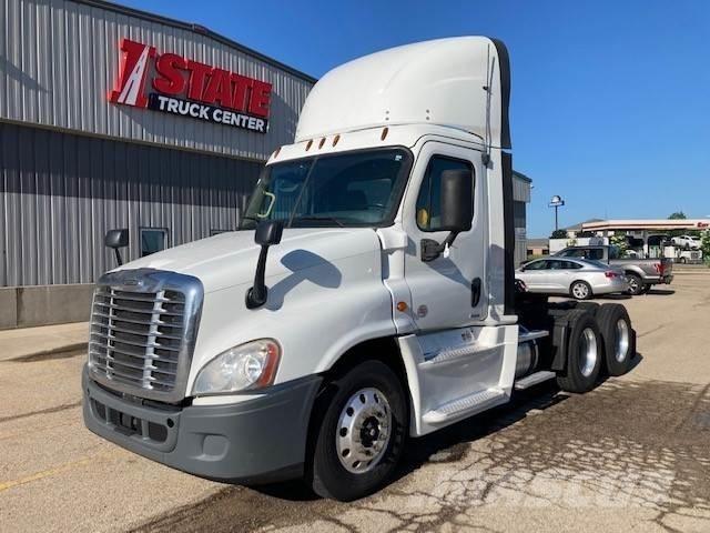 Freightliner Cascadia 曳引機組件