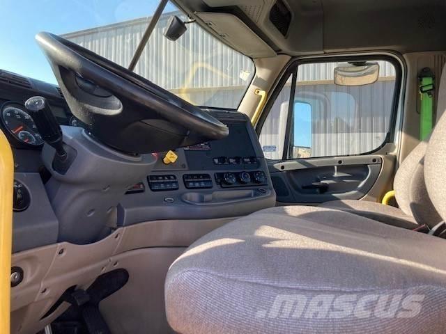Freightliner Cascadia 曳引機組件