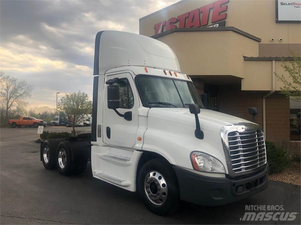 Freightliner Cascadia 曳引機組件