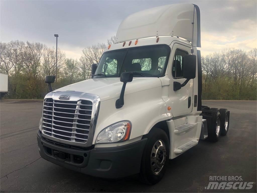 Freightliner Cascadia 曳引機組件